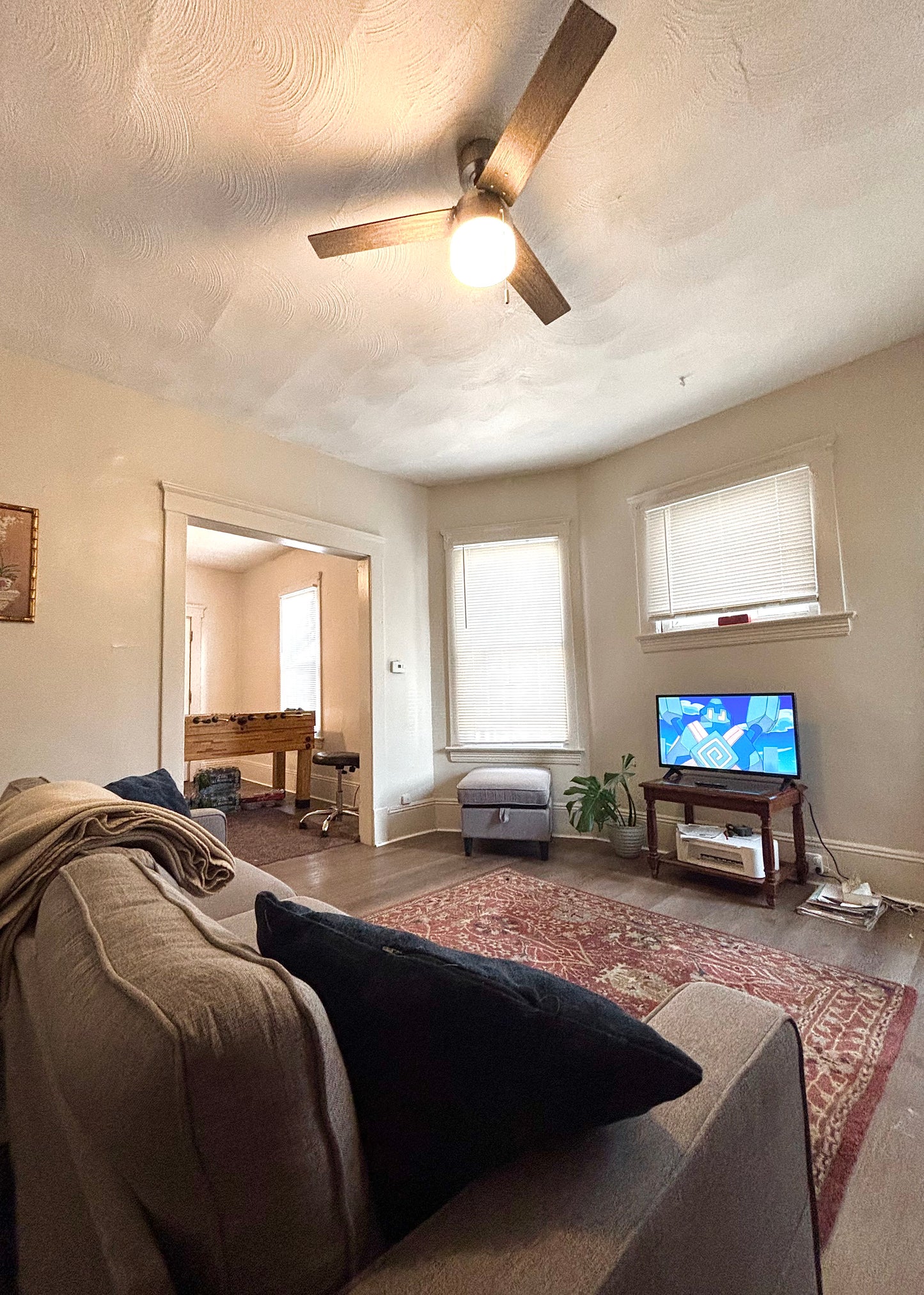 Cozy Room By The Lake, Downtown & UH Hospital - Sovereign Living Real Estate & Vacation Rental Agency