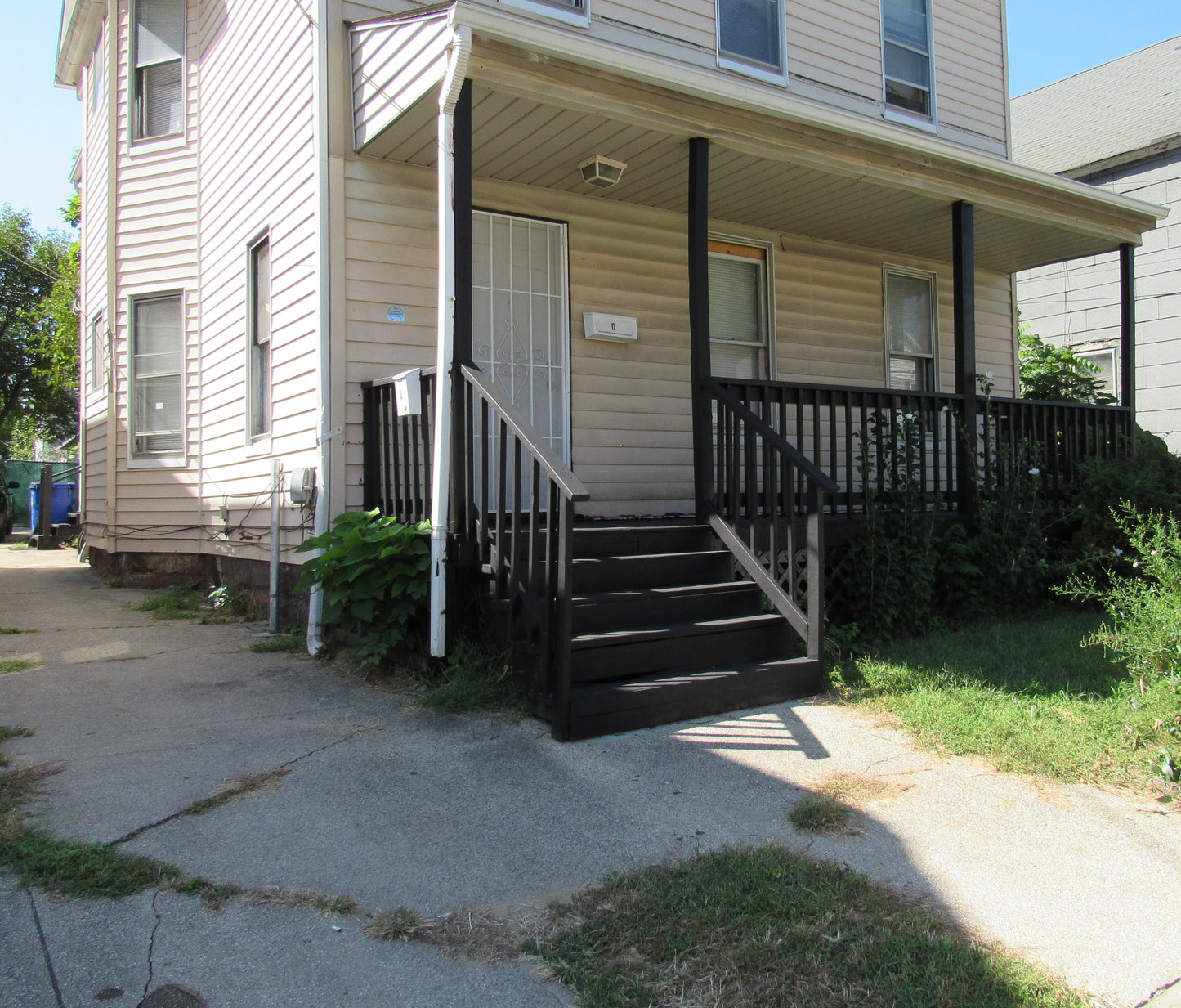 Cozy Room By The Lake, Downtown & UH Hospital - Sovereign Living Real Estate & Vacation Rental Agency